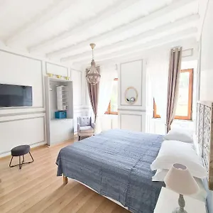 Via Vittoria Quattro , Roma Italia